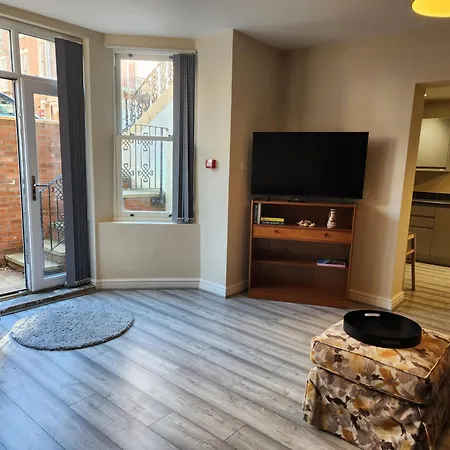 22pwt01 2 Bed Ground Floor 아파트